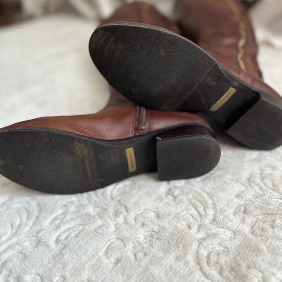 Gianni Bini Boot Knee High and Side Zipper color Brown shoes Size 8MW - Picture 5 of 16